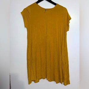 Mustard dress with pockets